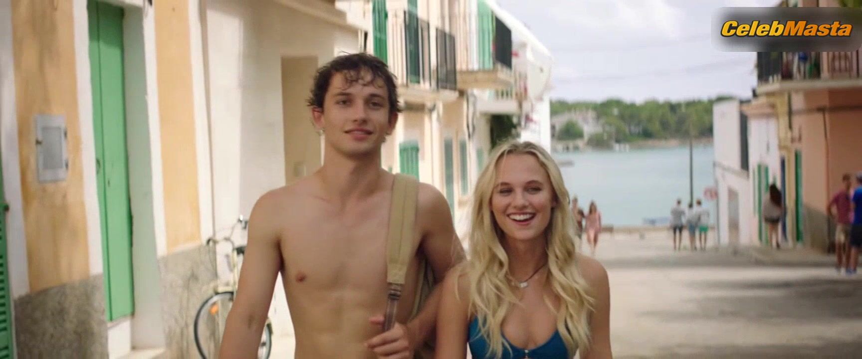 Madison Iseman Tits, Swimsuit Scene From The F**k-it List - Photo 1 of 5 photo 4