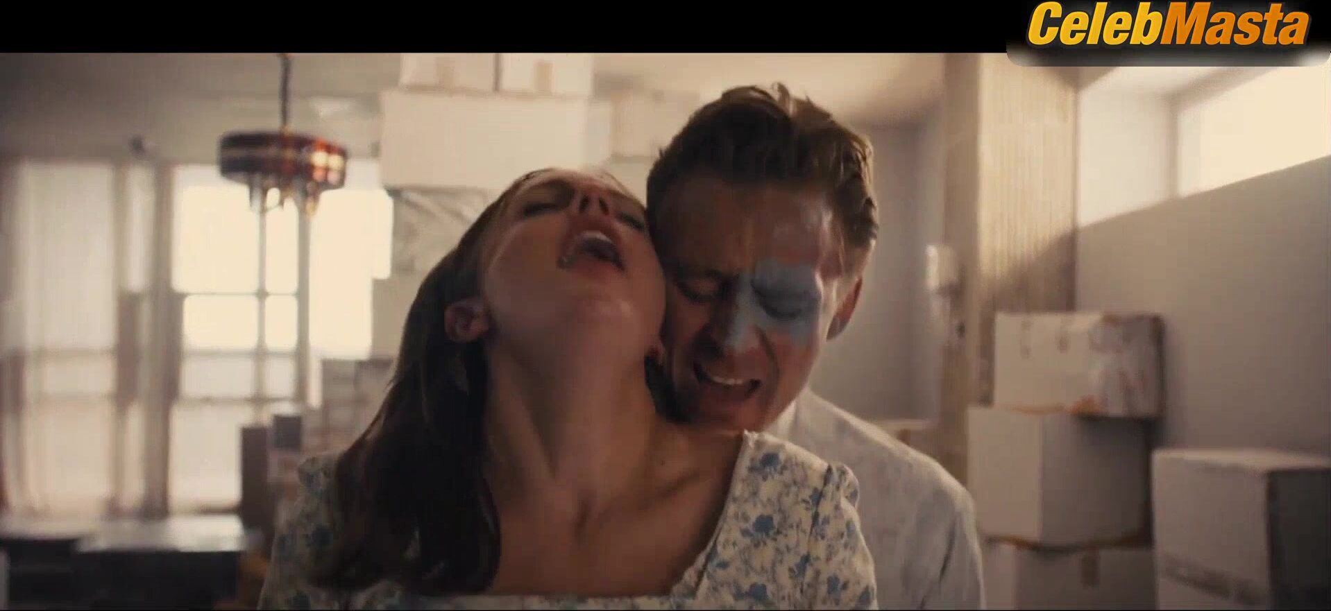 Elisabeth Moss Shows Off Sex Scene In High-rise - Photo 1 of 5 photo 4