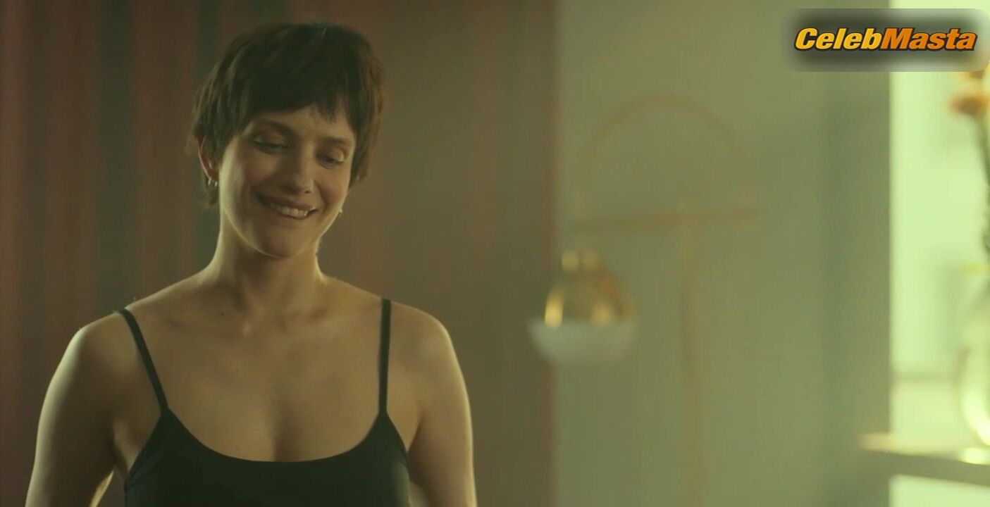 Anna Chipovskaya Tits Scene In Zhar - Photo 2 of 5 photo 5