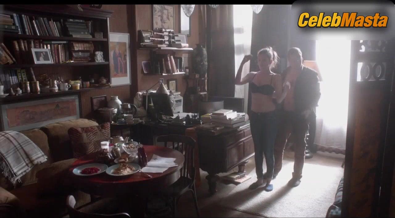 Anna Chipovskaya Underwear,breasts Scene About Love - Photo 1 of 5