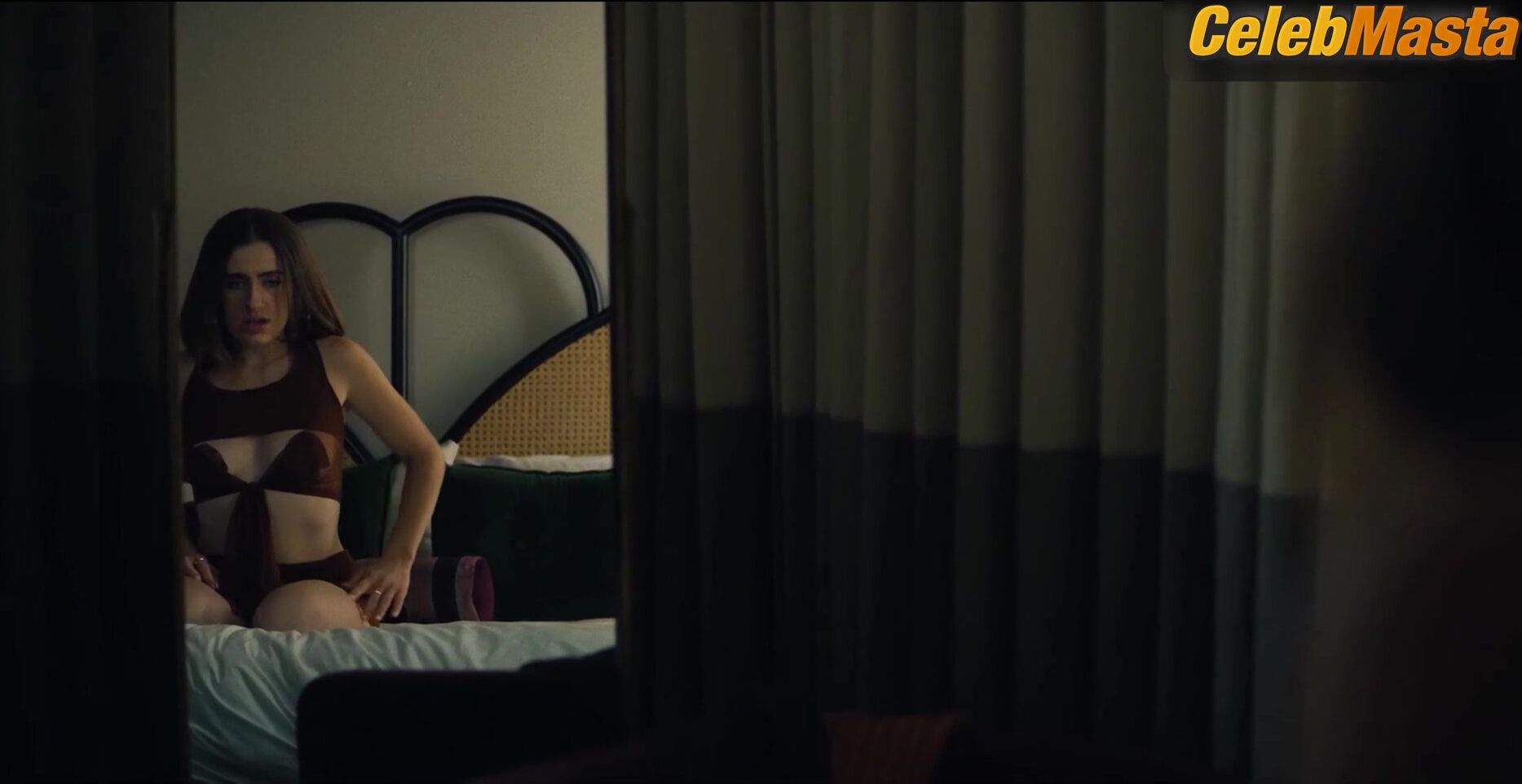 Rachel Sennott Flaunts Underwear Scene In I Love La - Photo 2 of 5 photo 5