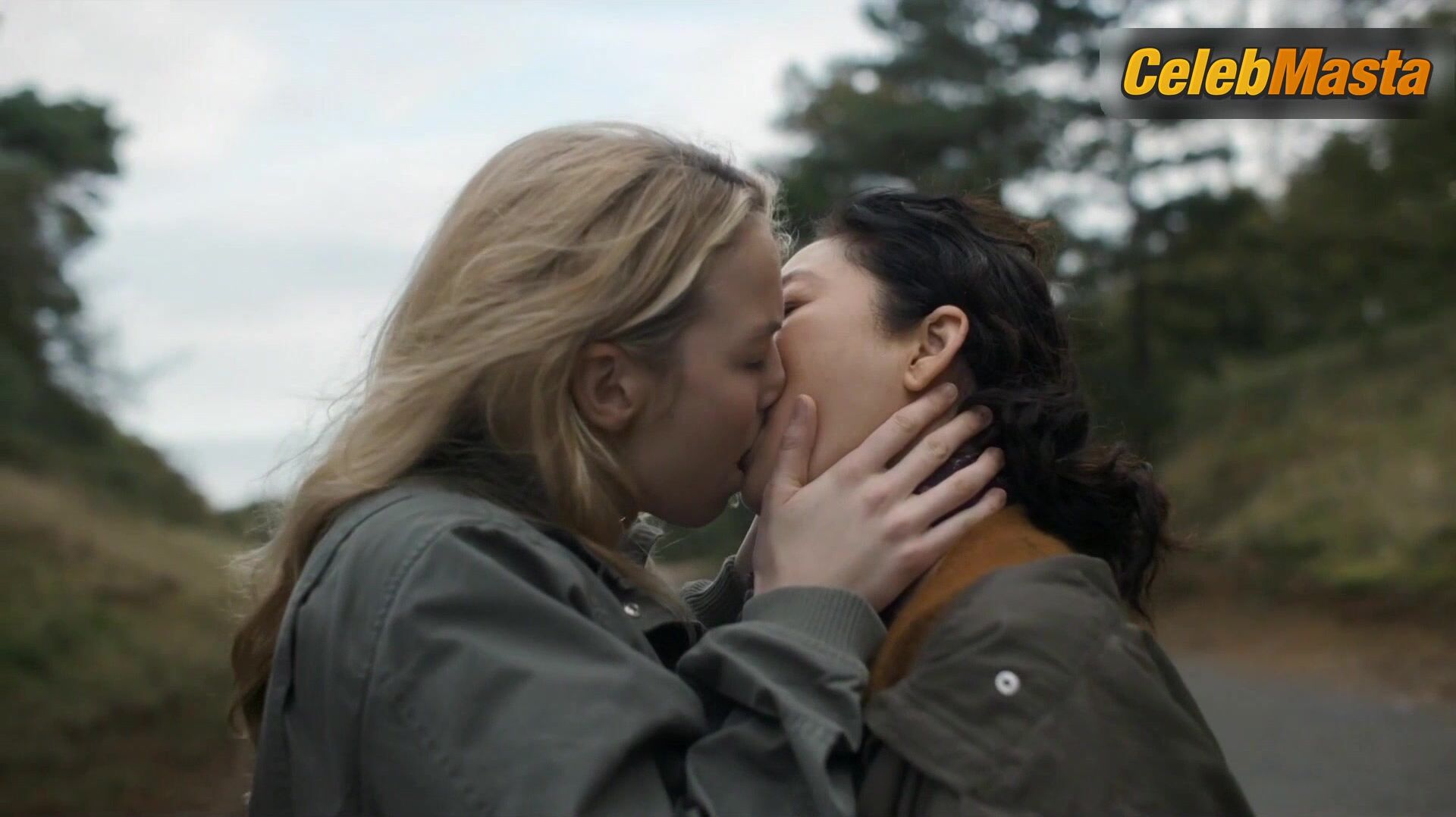 Jodie Comer Sandra Oh And ’s Lesbian Scene In - Photo 1 of 5 photo 2