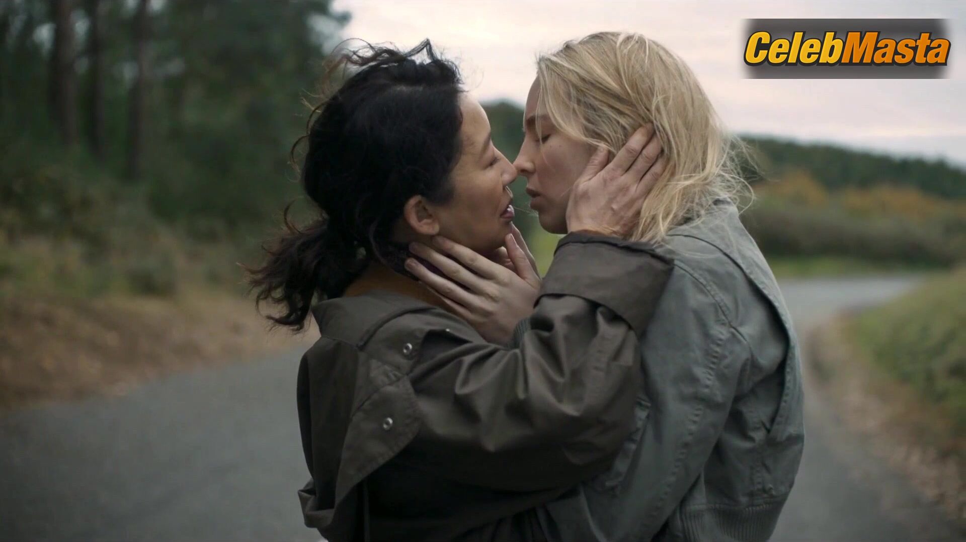 Jodie Comer Sandra Oh And ’s Lesbian Scene In - Photo 1 of 5 photo 4