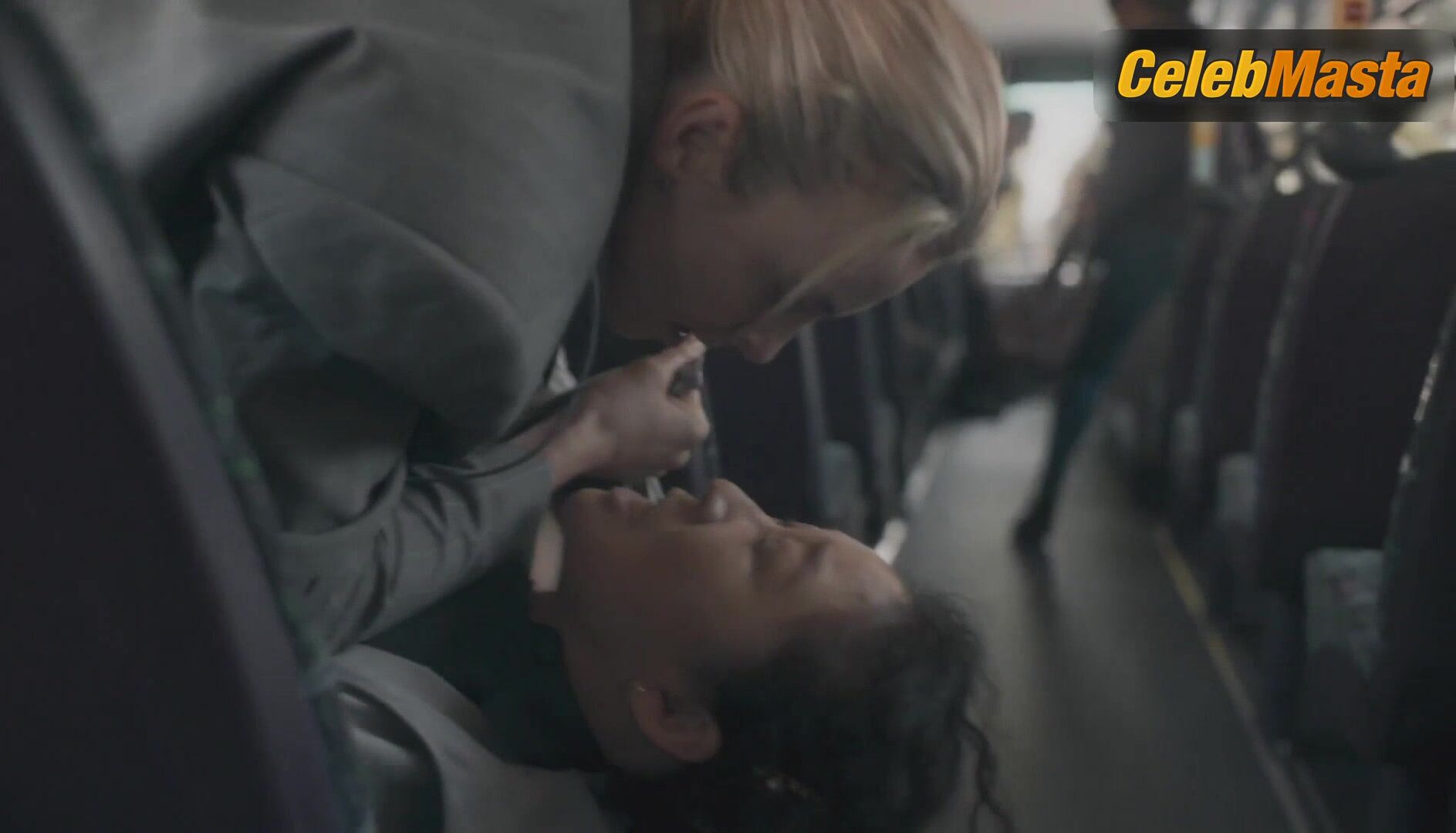 Jodie Comer Sandra Oh And Lesbian Sex Scene From Killing - Photo 1 of 5