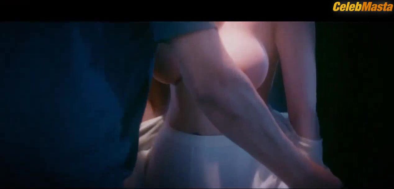 Julia Bersana ’s Boobs Scene In Bula - Photo 2 of 5 photo 5