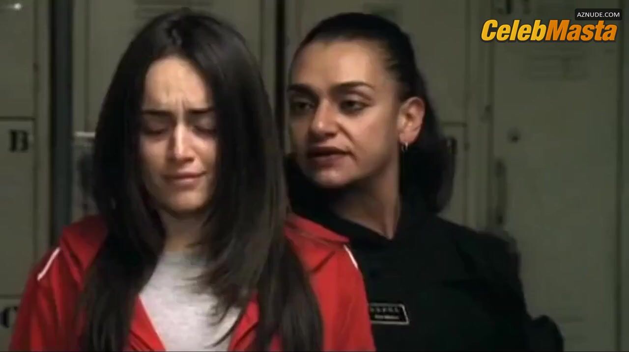 Ana De La Reguera ’s Lesbian Scene From Capadocia - Photo 2 of 5
