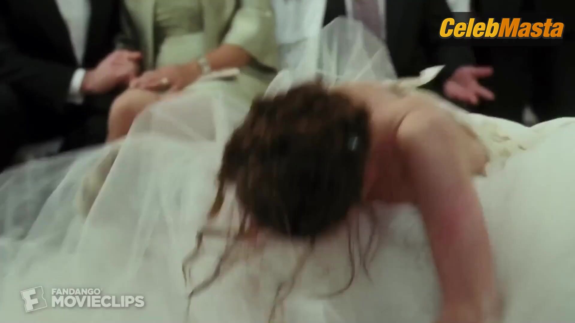 Anne Hathaway Tits Scene From Bride Wars - Photo 2 of 5 photo 4