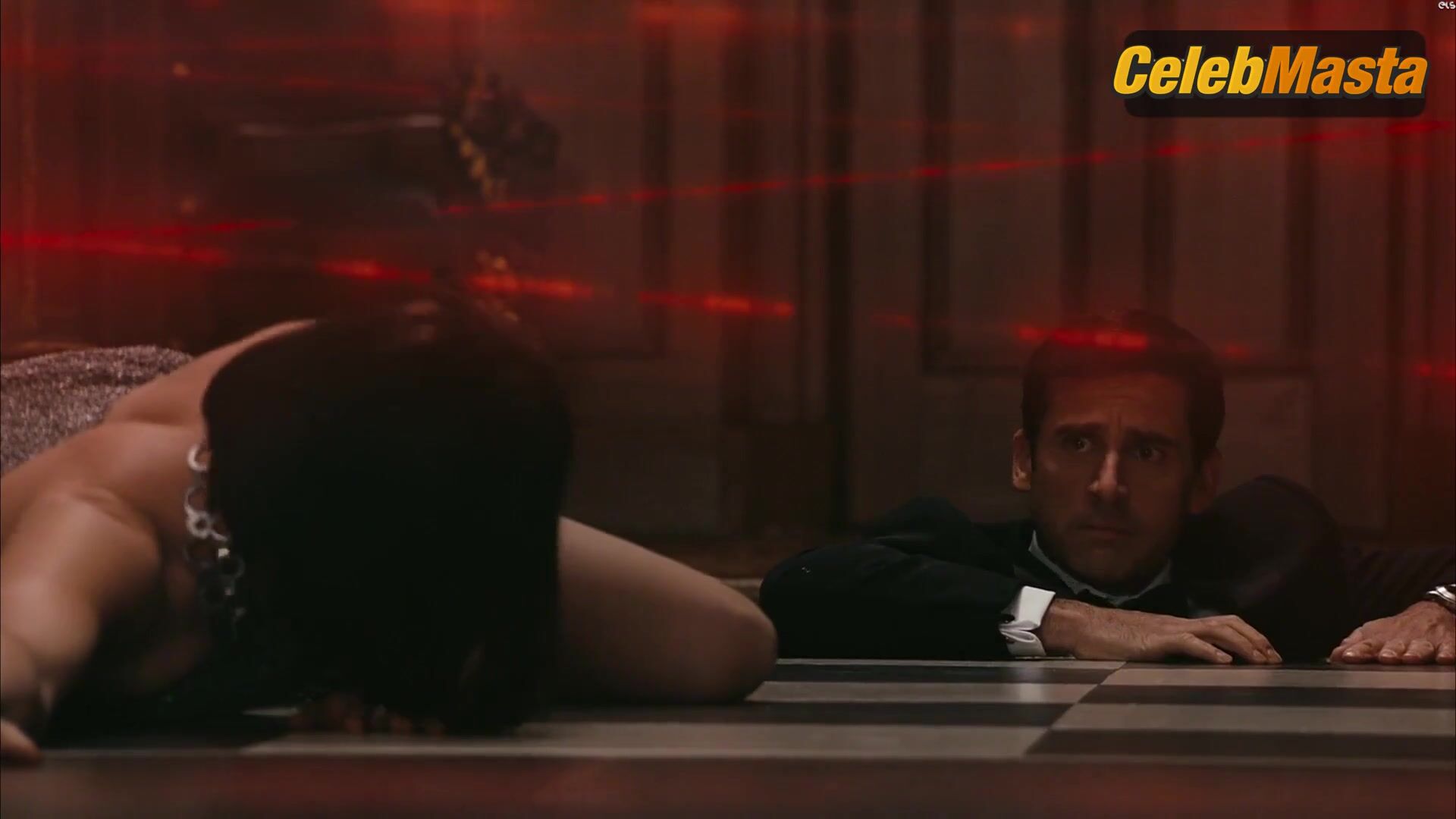 Anne Hathaway Sexy Scene From Get Smart - Photo 2 of 5 photo 5