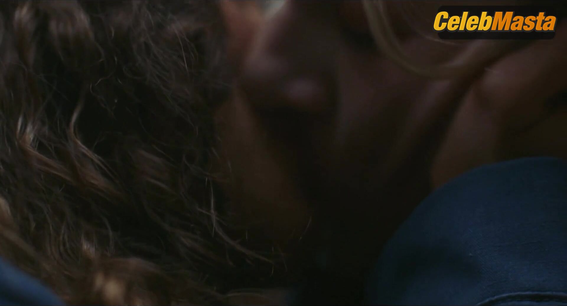 Hunter Schafer Zendaya And ’s Sapphic Scene, Euphoria - Photo 2 of 5