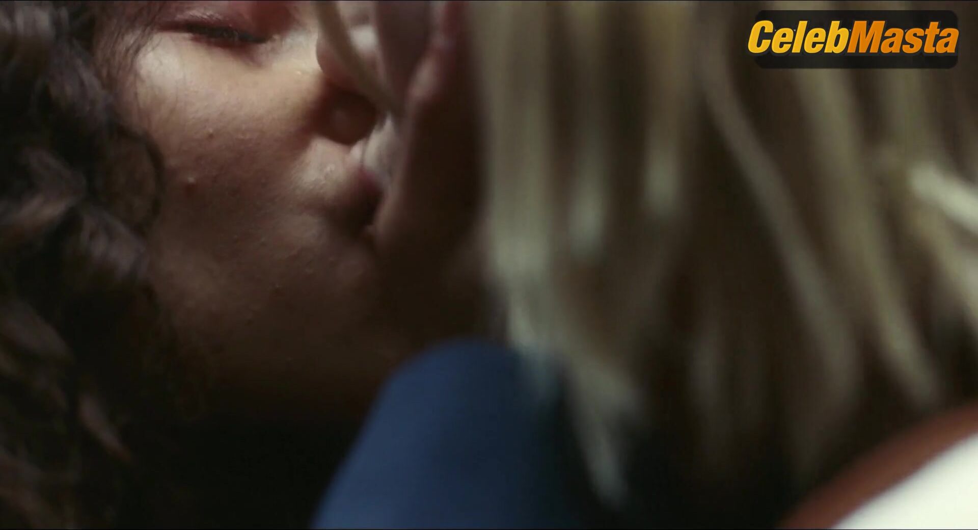 Hunter Schafer Zendaya And ’s Sapphic Scene, Euphoria - Photo 2 of 5 photo 5