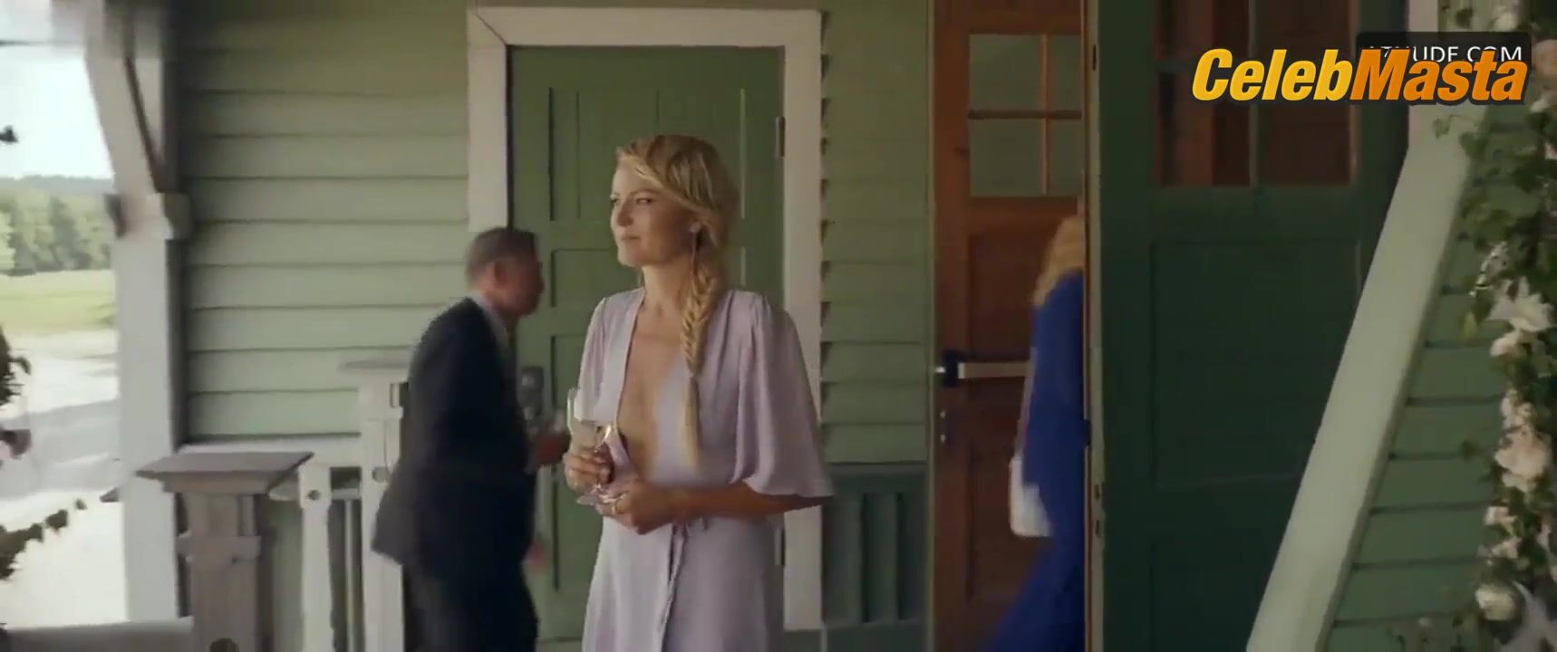 Malin Akerman ’s Sexy Scene From A Piece Of My Heart - Photo 1 of 5 photo 4