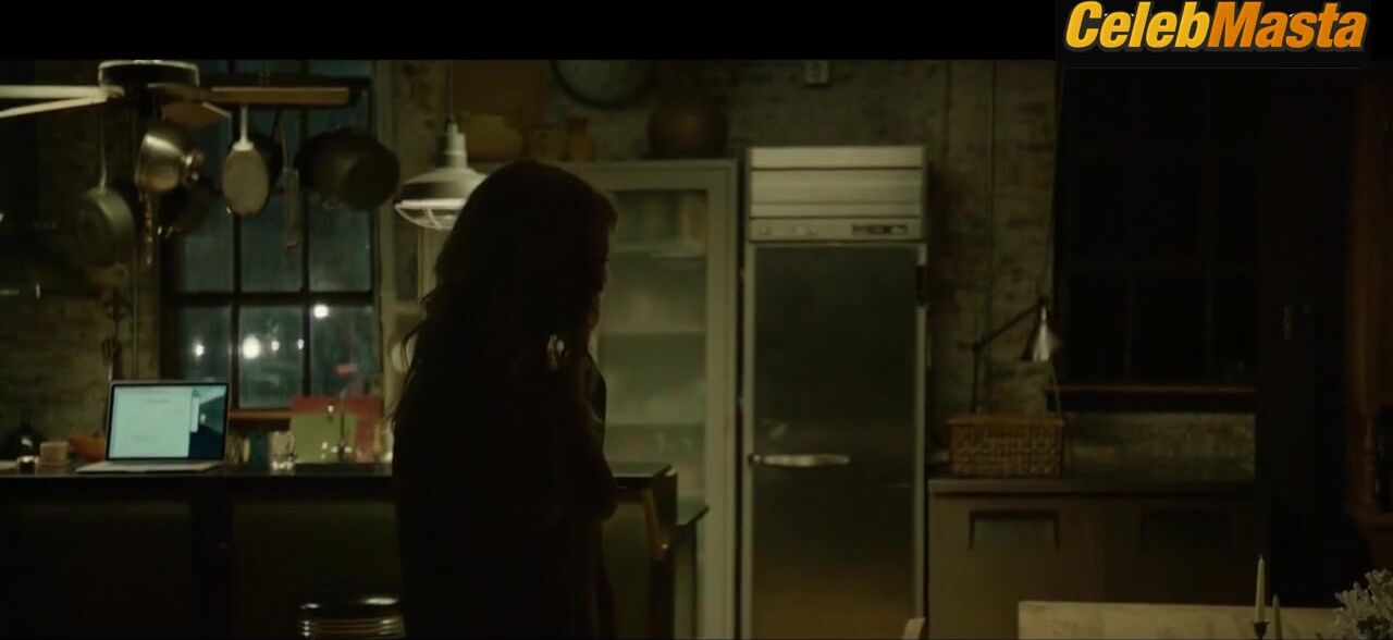 Malin Akerman Tits, Underwear Scene From Misconduct - Photo 1 of 5 photo 4