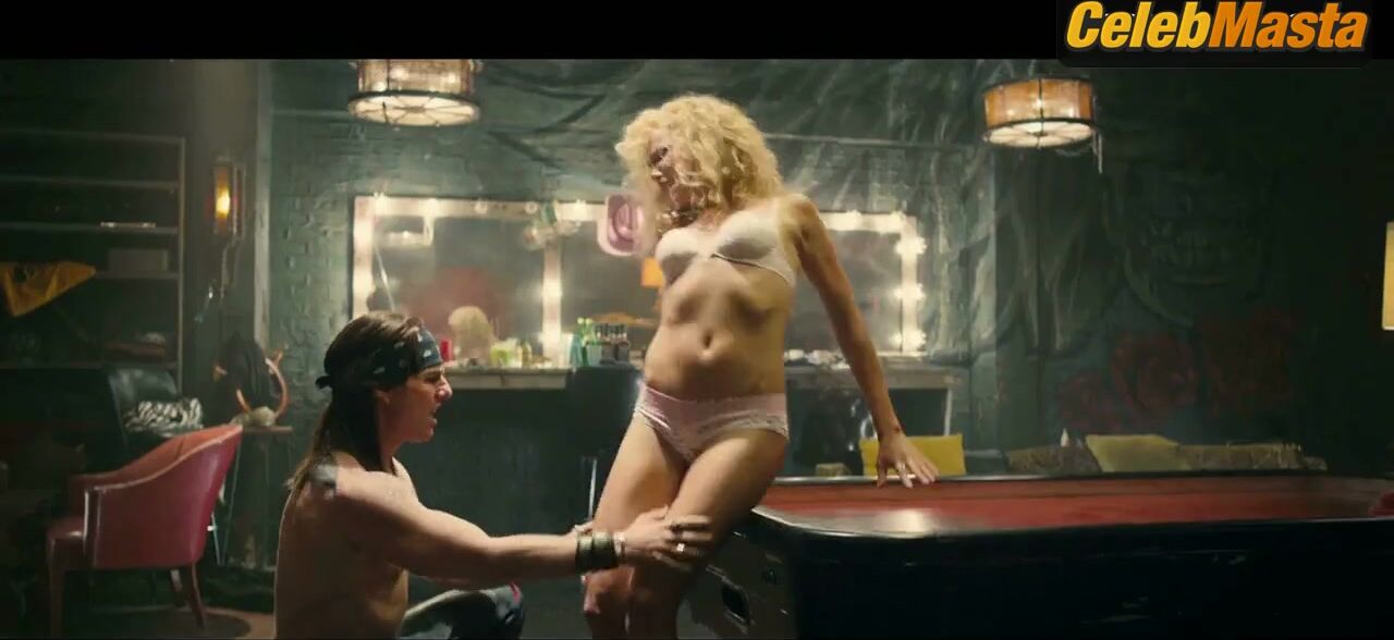 Malin Akerman ’s Underwear Scene From Rock Of Ages - Photo 4 of 5 photo 2