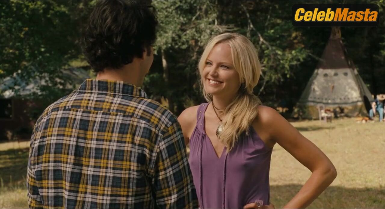 Malin Akerman ’s Sexy Scene From Wanderlust - Photo 2 of 5 photo 4