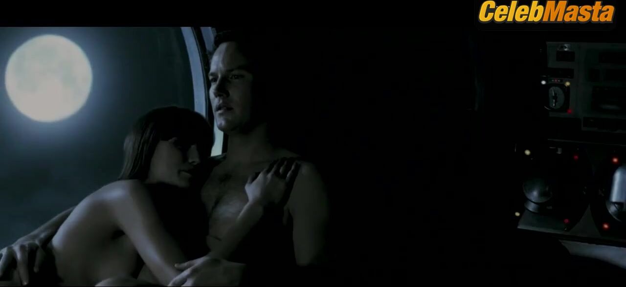 Malin Akerman ’s Tits Scene From Watchmen - Photo 1 of 5 photo 4