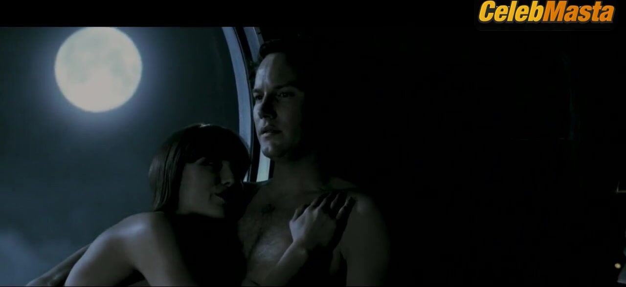Malin Akerman ’s Tits Scene From Watchmen - Photo 1 of 5 photo 5