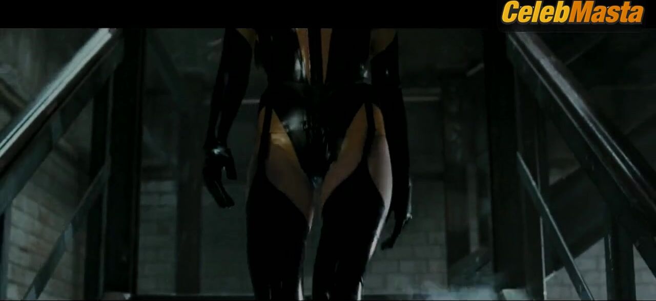 Malin Akerman ’s Sexy Scene From Watchmen - Photo 3 of 5 photo 2