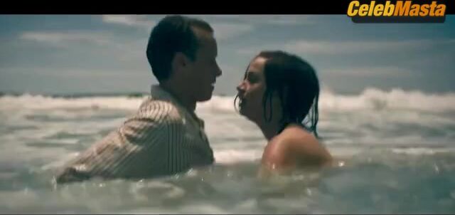 Ana De Armas Sexy Moment Scene In Eden - Photo 1 of 5 photo 2