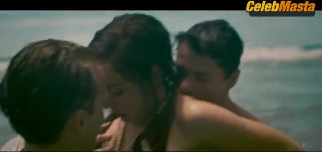 Ana De Armas Sexy Moment Scene In Eden - Photo 1 of 5 photo 5