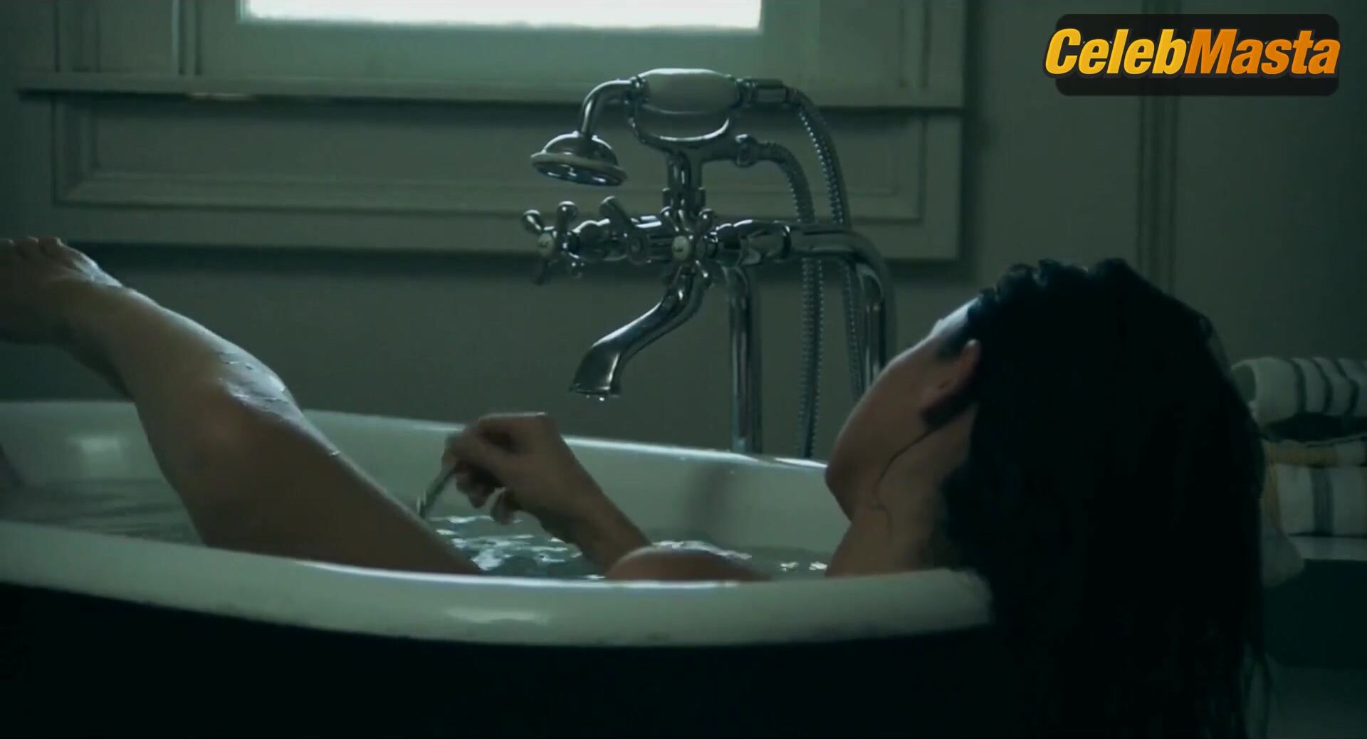 Ana De Armas Butt, Breasts Scene In Deep Water - Photo 2 of 5 photo 1