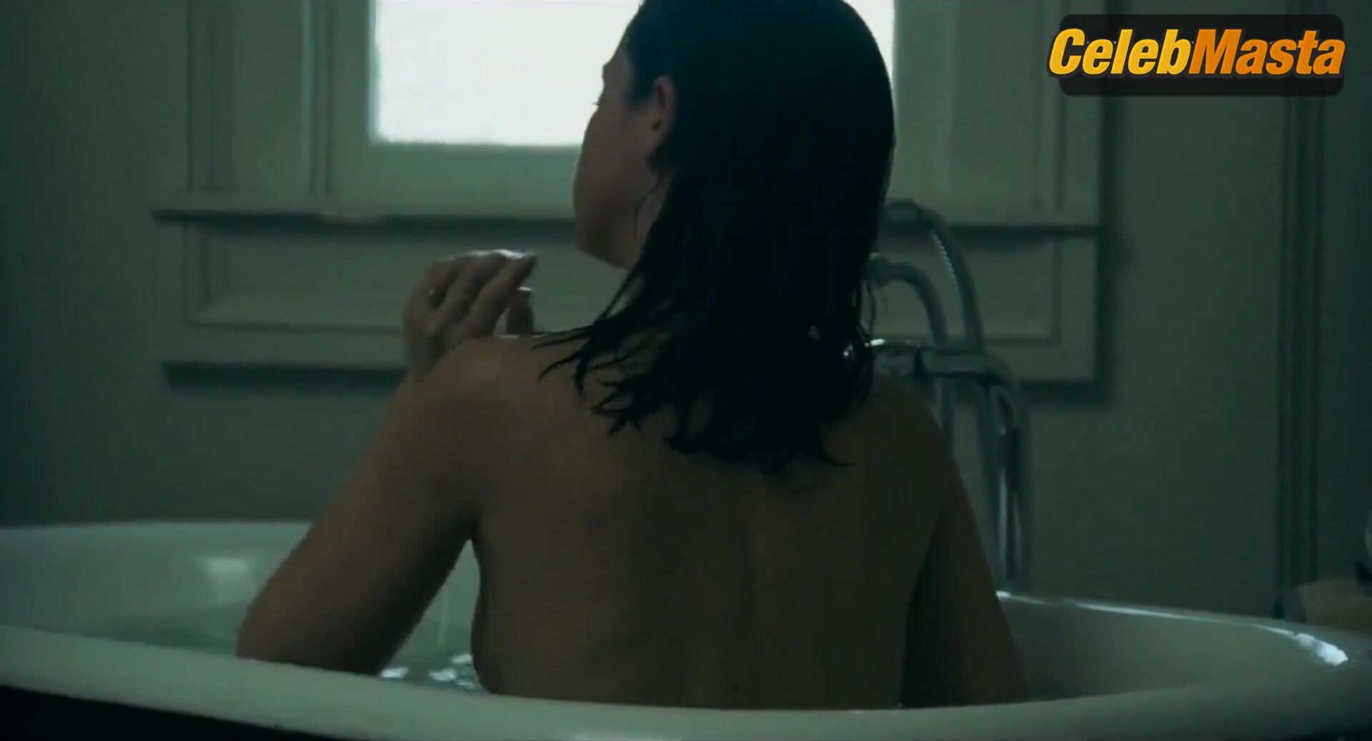 Ana De Armas Butt, Breasts Scene In Deep Water - Photo 2 of 5 photo 5