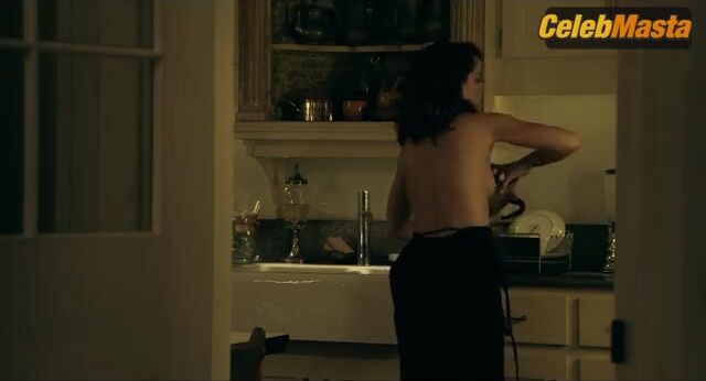 Ana De Armas Hot Scene From Deep Water - Photo 2 of 5