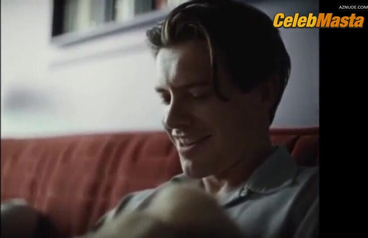 Ana De Armas Sexy Scene In Blonde - Photo 2 of 5 photo 5