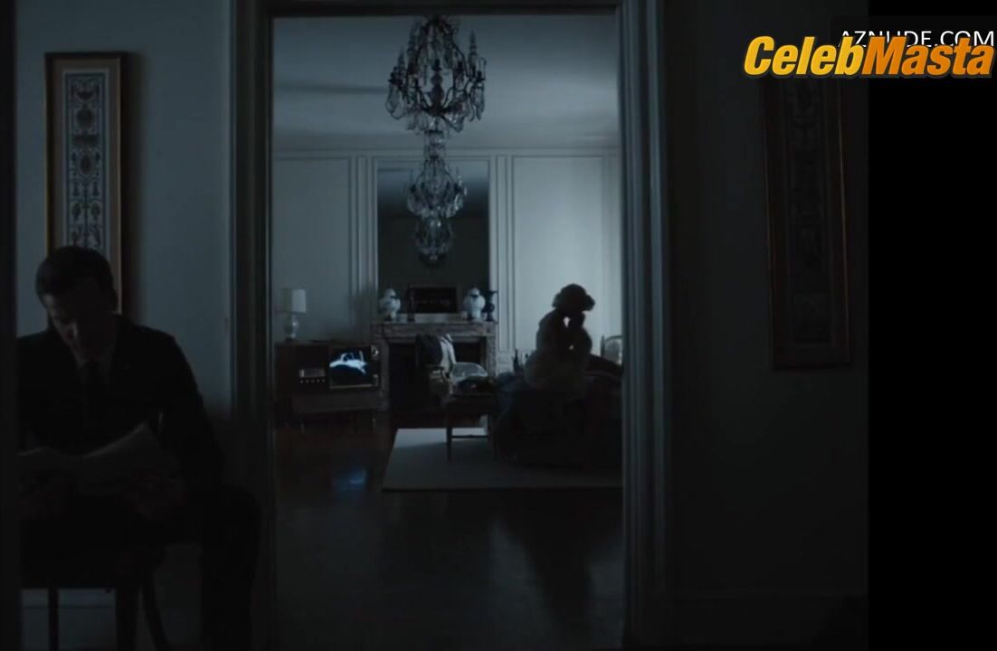 Ana De Armas Hot Scene From Blonde - Photo 2 of 5 photo 5