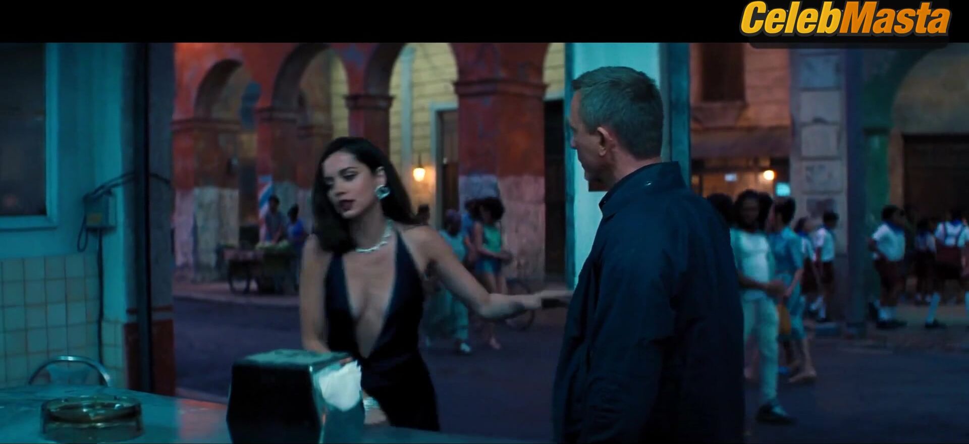 Ana De Armas Sexy Scene In No Time To Die - Photo 2 of 5