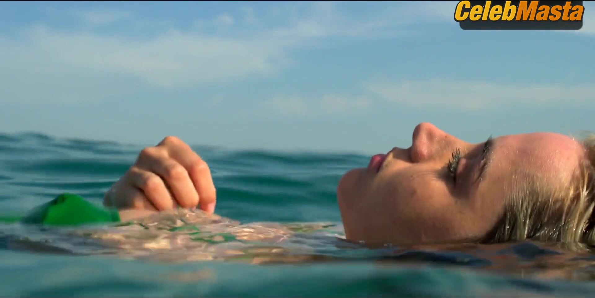 Ana De Armas Sexy Scene From Sergio - Photo 2 of 5 photo 4