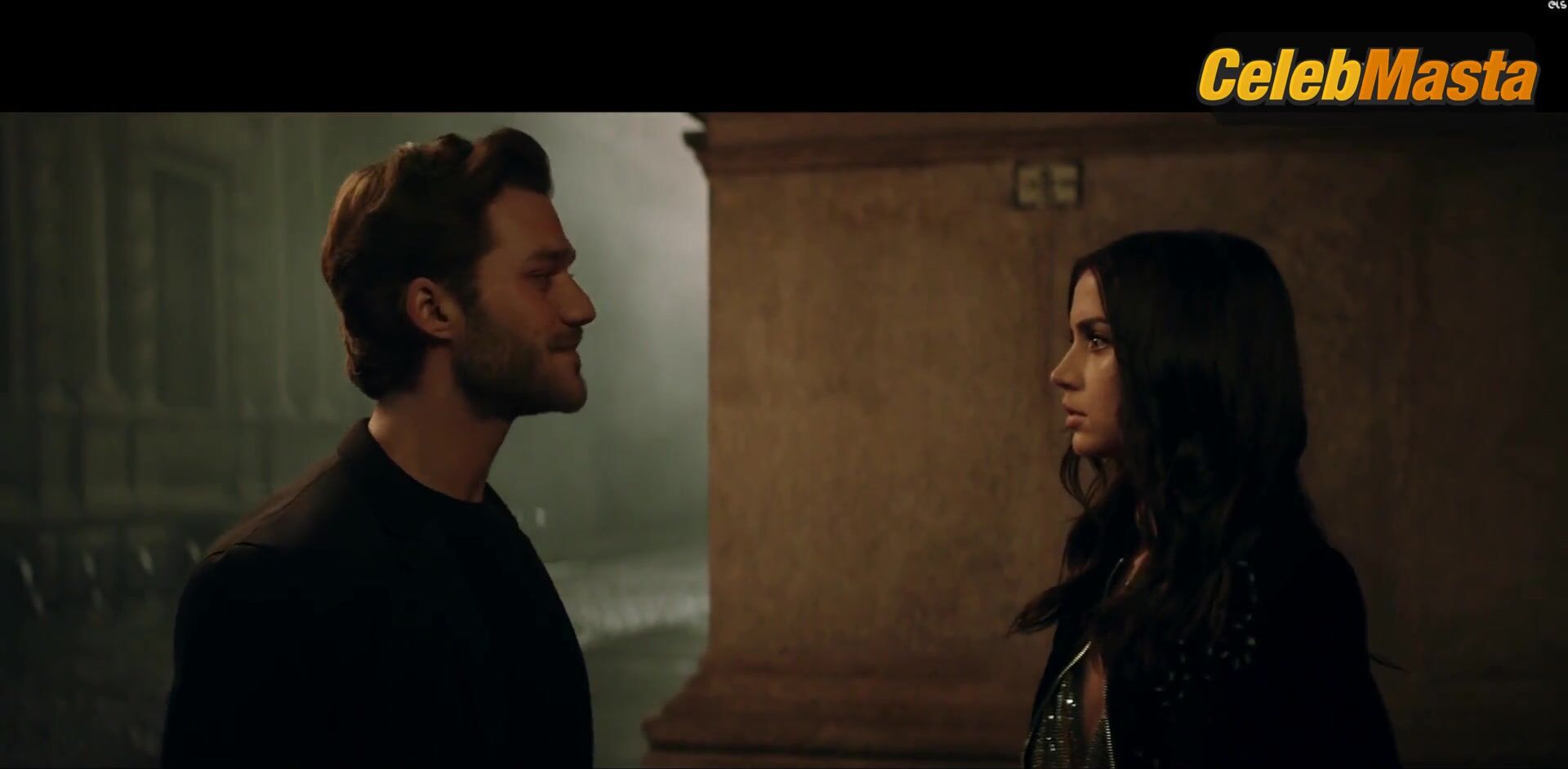 Ana De Armas Sexy Scene From Entering Red - Photo 2 of 5