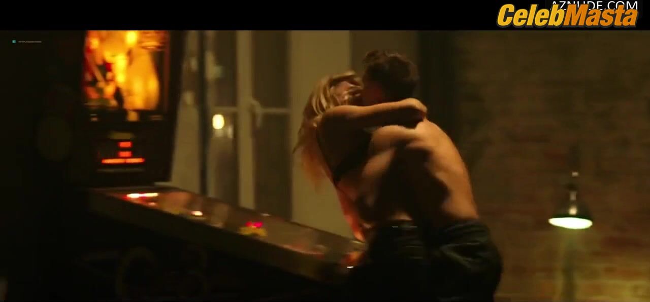 Ana De Armas Tits, Swimsuit Scene From Overdrive - Photo 1 of 5 photo 5