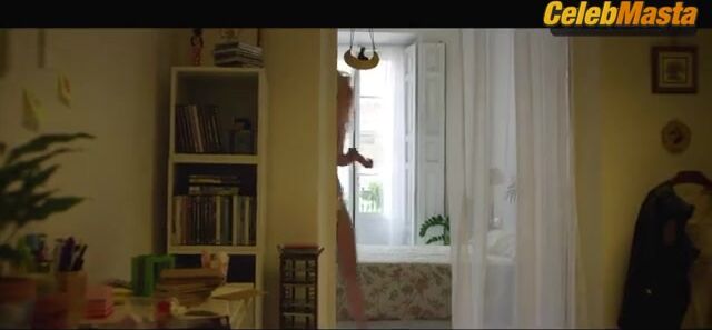 Ana De Armas Underwear Scene From Por Un Punado De Besos - Photo 1 of 5