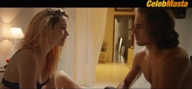 Ana De Armas Underwear Scene In Por Un Punado De Besos - Photo 1 of 5 photo 4