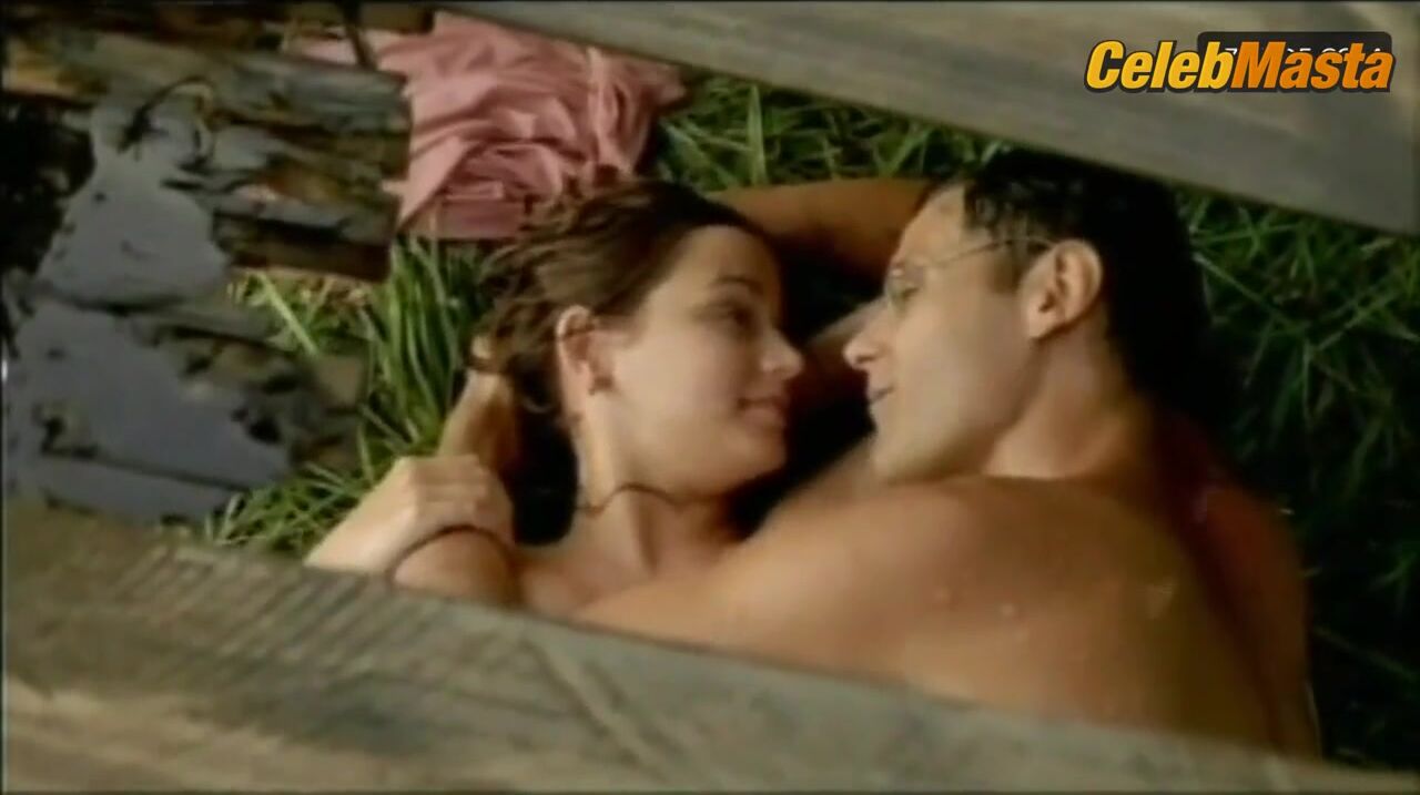 Ana De Armas Tits Scene From El Eden Perdido - Photo 2 of 5 photo 1