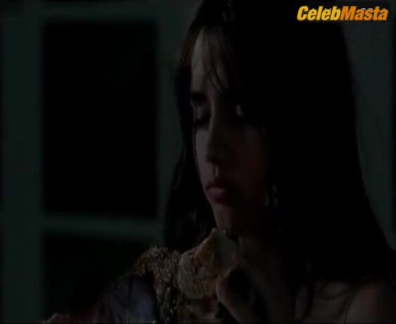 Ana De Armas Sexy Scene In Una Rosa De Francia - Photo 2 of 5
