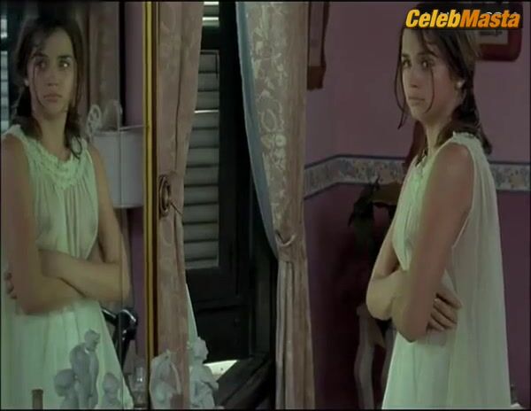 Ana De Armas Sexy Scene In Una Rosa De Francia - Photo 2 of 5
