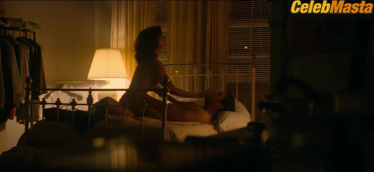 Alison Brie Tits Scene From Glow - Photo 3 of 5 photo 5