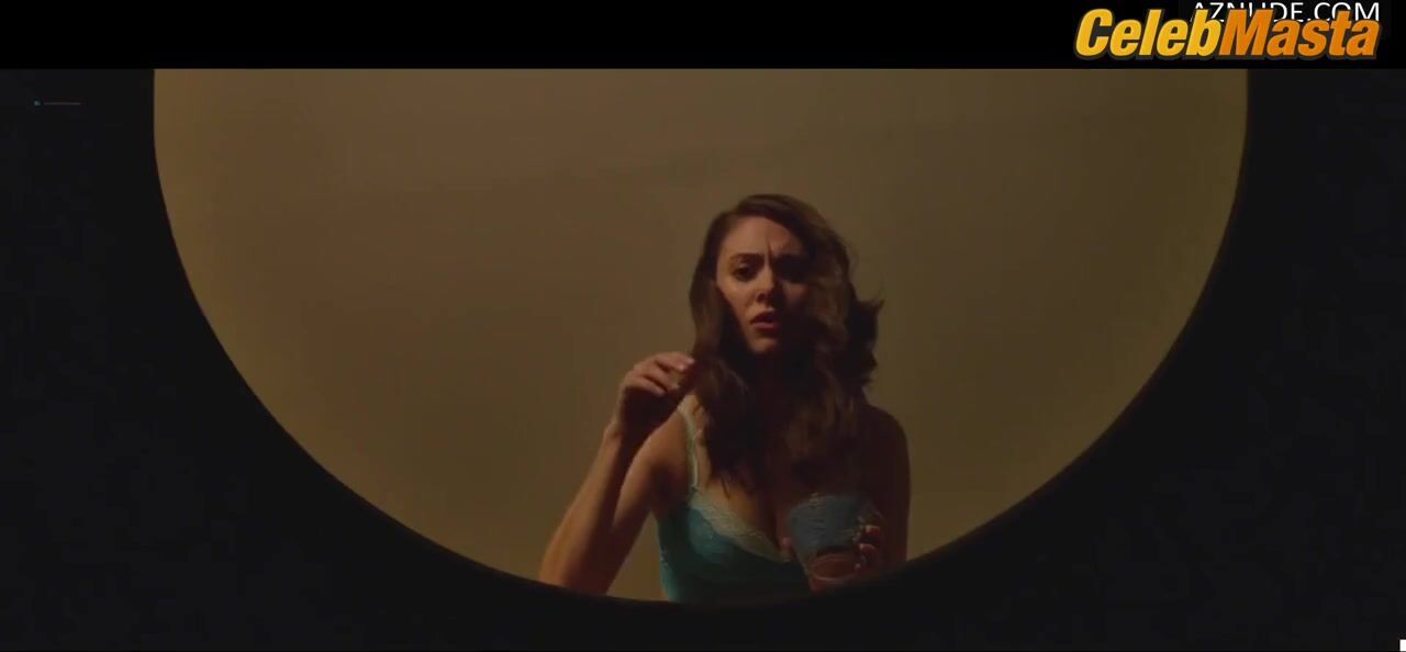 Alison Brie Booty, Swimsuit Scene In No Stranger Than - Photo 1 of 5 photo 5