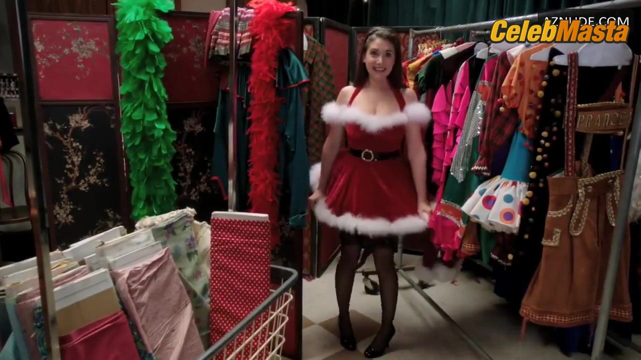 Alison Brie ’s Sexy Scene From Community - Photo 3 of 5 photo 2