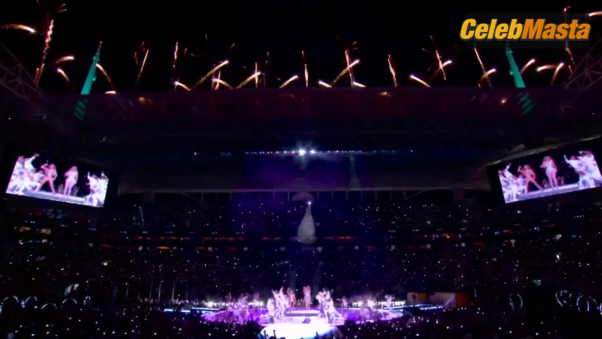 Jennifer Lopez And Shakira Hot Scene From Super Bowl - Photo 1 of 5 photo 5