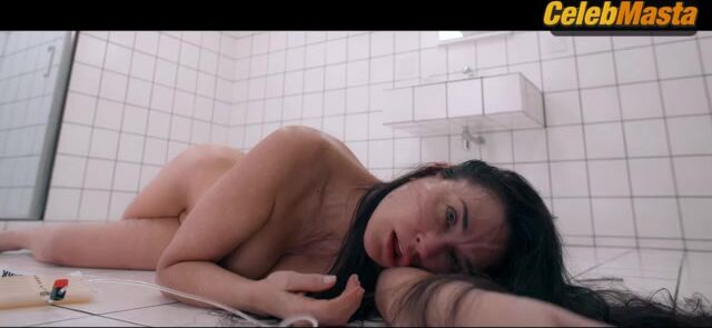 Demi Moore Margaret Qualley And ’s Underwear, - Photo 3 of 5 photo 5