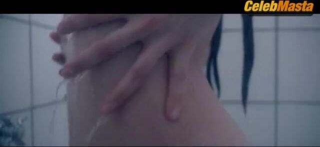 Demi Moore Margaret Qualley And Tits, Ass Scene From - Photo 3 of 5 photo 5