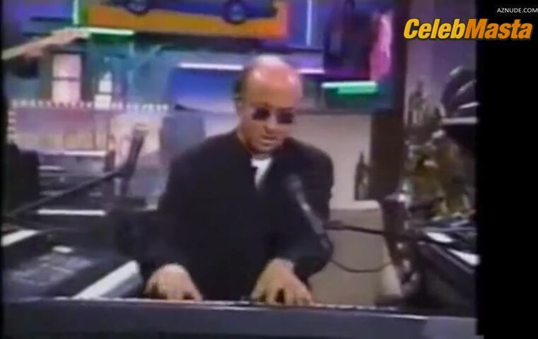 Demi Moore Sexy Scene From Late Show With David - Photo 2 of 5 photo 5