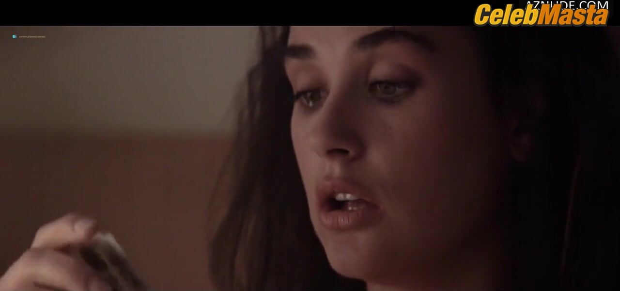 Demi Moore ’s Tits Scene From The Seventh Sign - Photo 2 of 5 photo 3