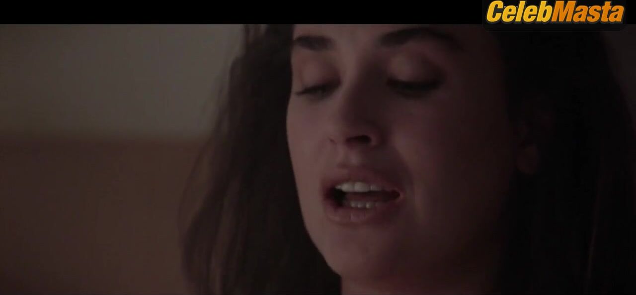 Demi Moore ’s Tits Scene From The Seventh Sign - Photo 2 of 5 photo 3