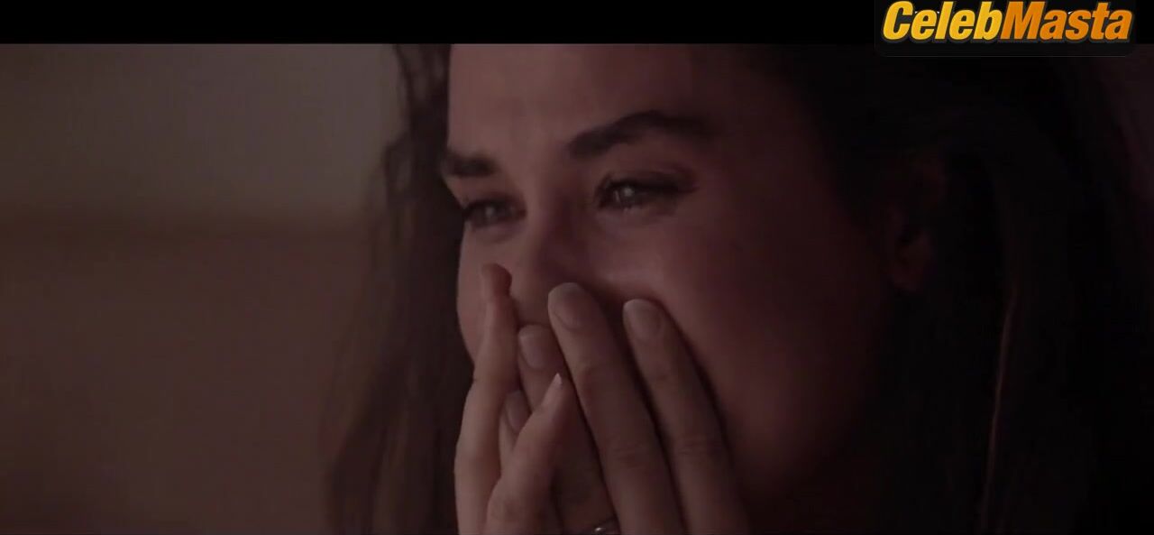 Demi Moore ’s Tits Scene From The Seventh Sign - Photo 2 of 5 photo 4