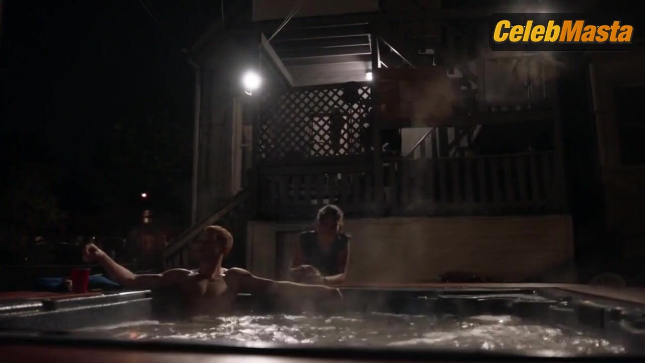 Emmy Rossum Flaunts Underwear Scene In Shameless - Photo 2 of 5 photo 3