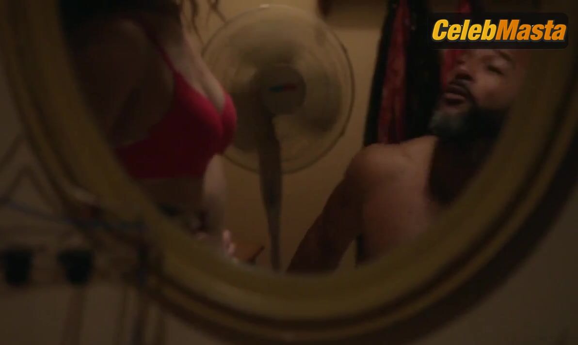 Emmy Rossum Underwear Scene From Shameless - Photo 2 of 5 photo 4
