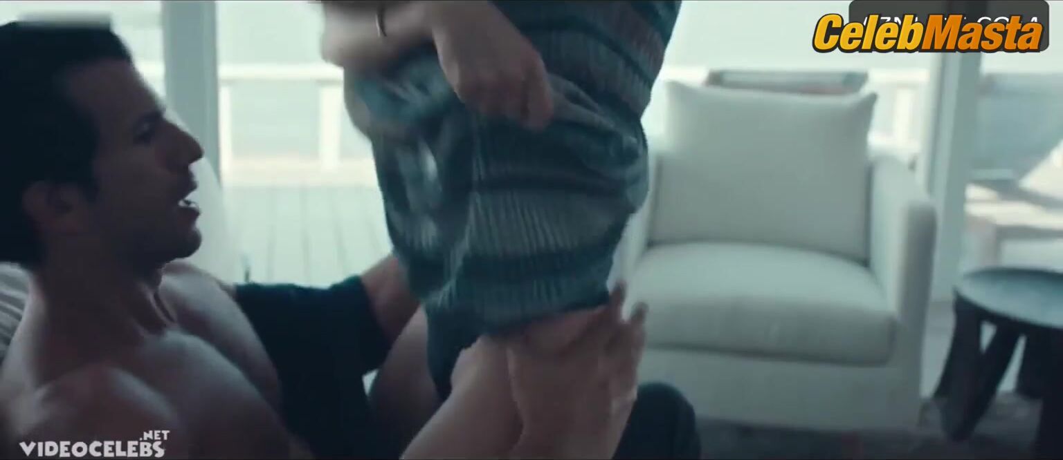 Jessica Biel Booty, Tits Scene From The Better Sister - Photo 1 of 5 photo 5